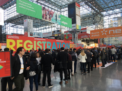 Attendees in line at the NRF 2020 Vision expo