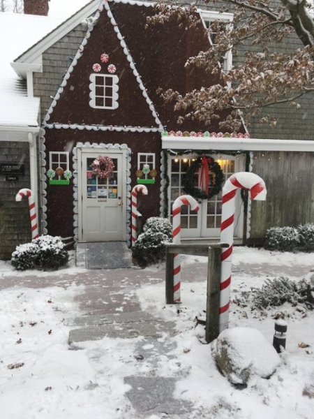 Titcomb Bookshop in East Sandwich, Massachusetts, was decorated like a gingerbread house.